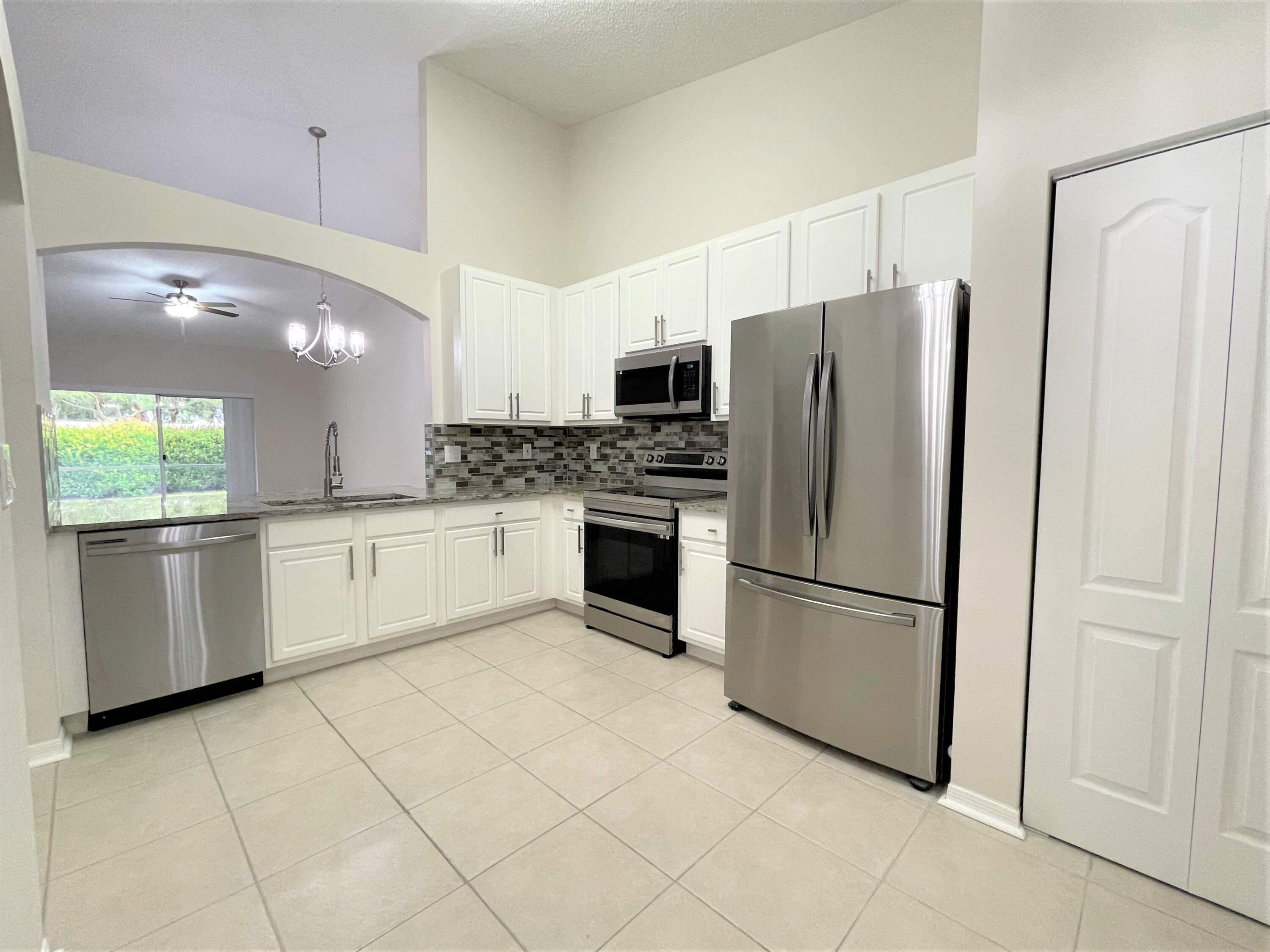 8516 Logia Circle Boynton Beach, FL 33472 - Photo 9 of 38 9