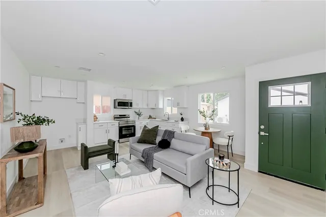 $2,095,000 | 6818 Florence Place, Bell Gardens, CA 90201