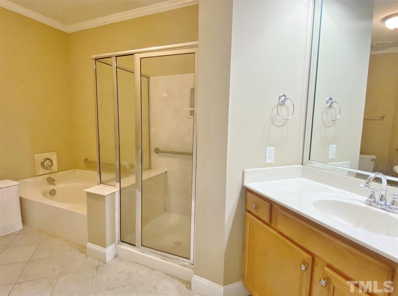 7510 Lead Mine Road, Unit 200 Raleigh, NC 27615 - Photo 13 of 21 Separate Shower/ Tub