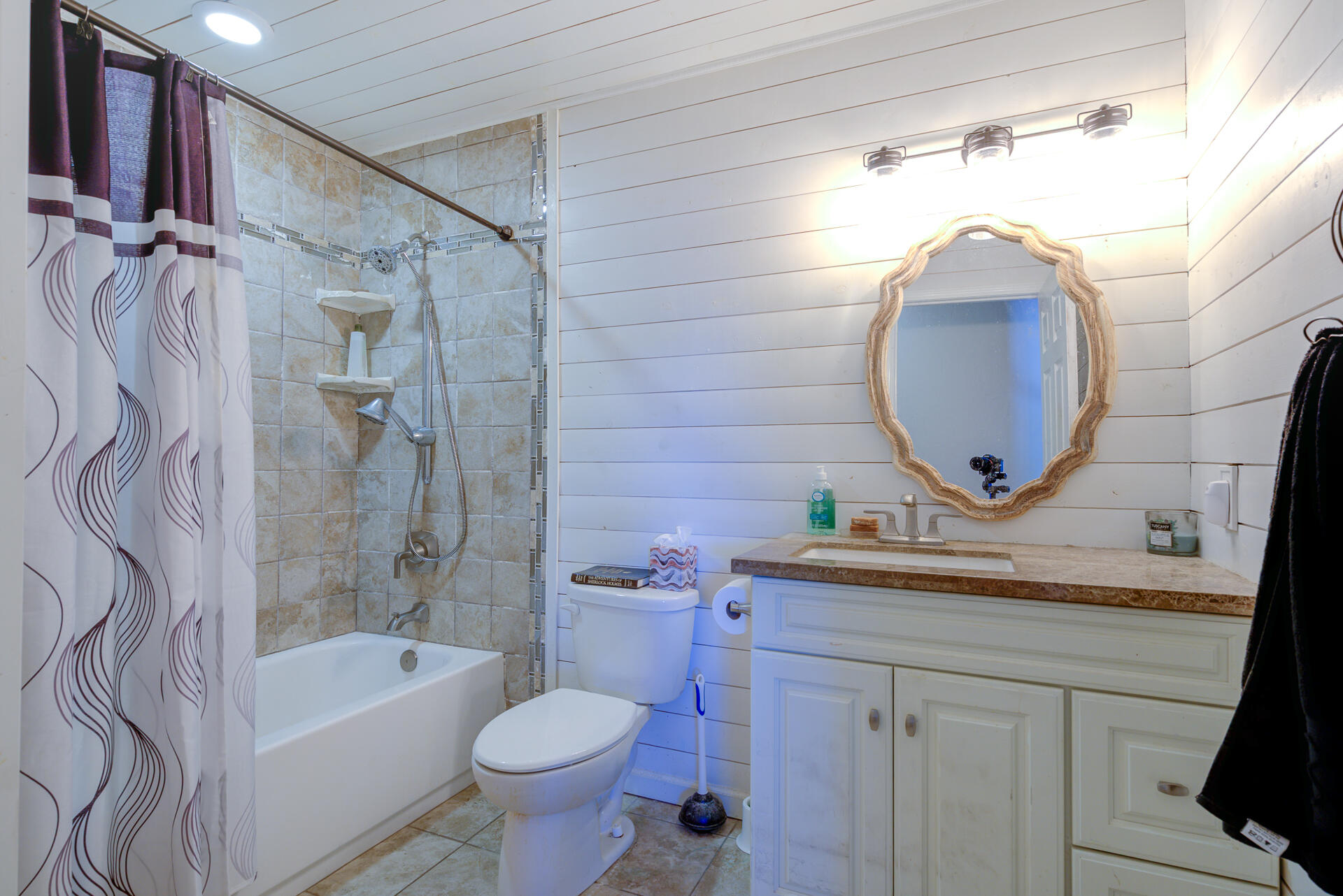 2689 Shasta View Drive Redding, CA 96002 - Photo 14 of 33 a bathroom with a sink toilet and shower