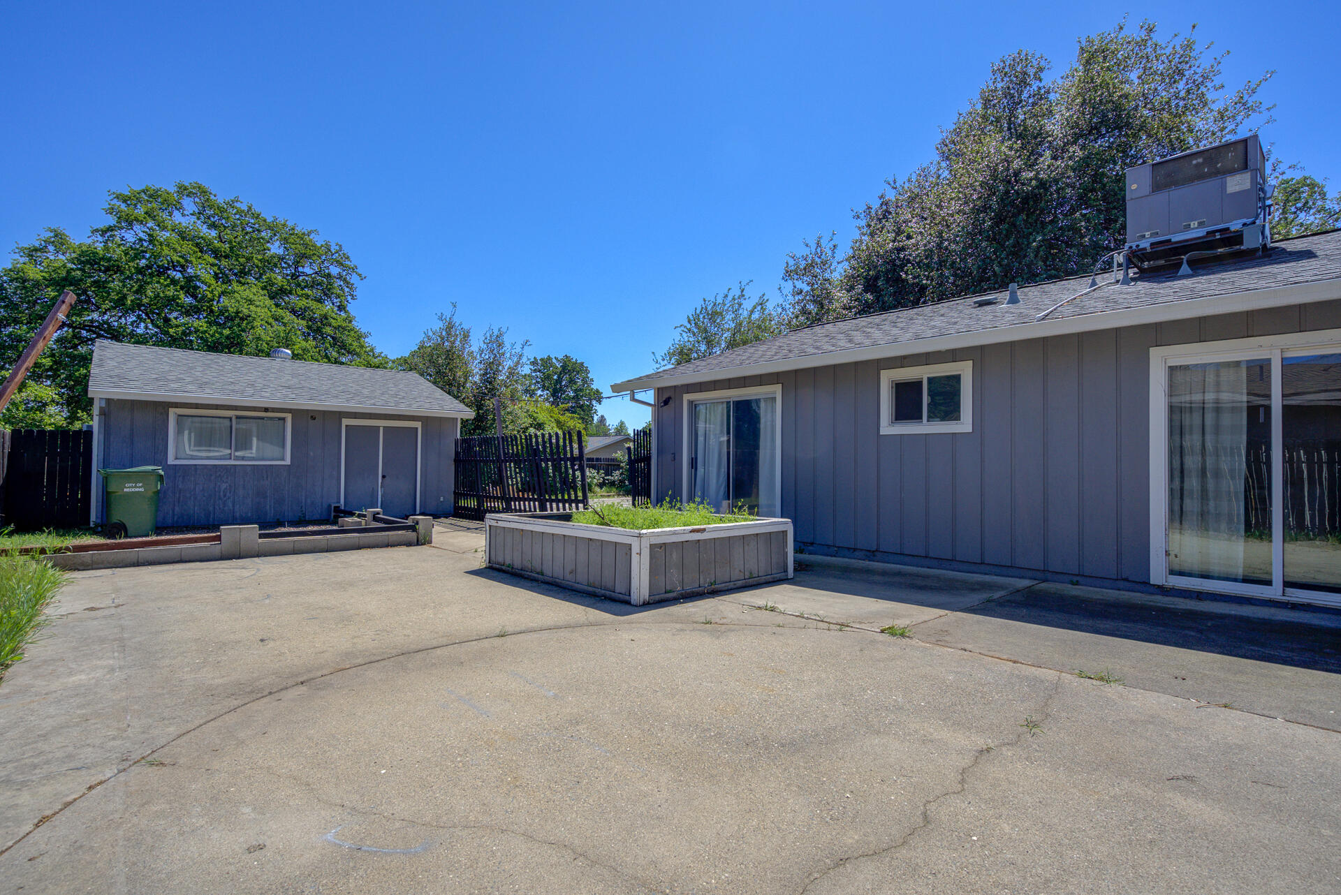 2689 Shasta View Drive Redding, CA 96002 - Photo 23 of 33 a house with outdoor space