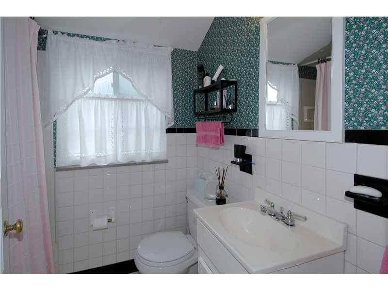503 Nichols Road Pittsburgh, PA 15237 - Photo 15 of 23 Full Bath.