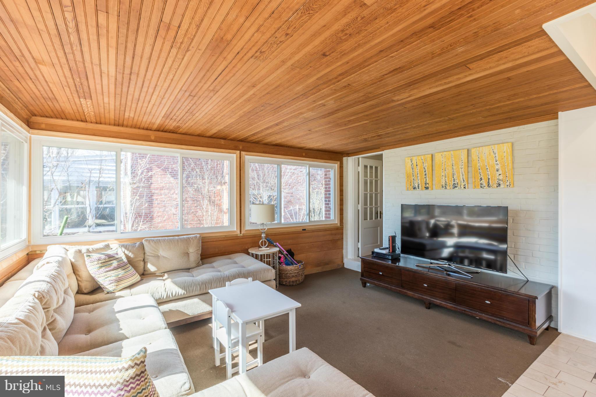 605 Carysbrook Road Baltimore, MD 21208 - Photo 12 of 28 Family Room