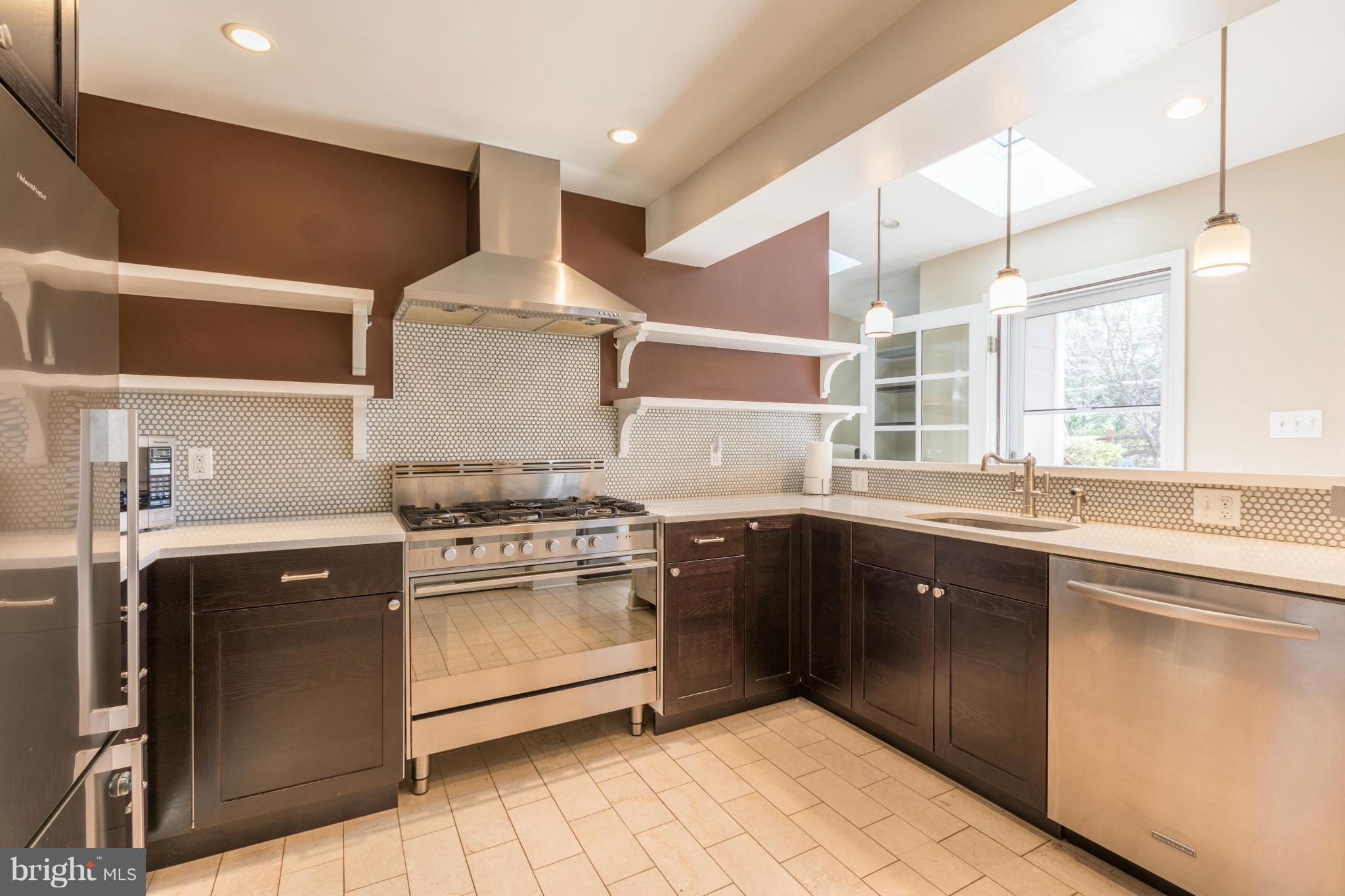 605 Carysbrook Road Baltimore, MD 21208 - Photo 9 of 28 Kitchen