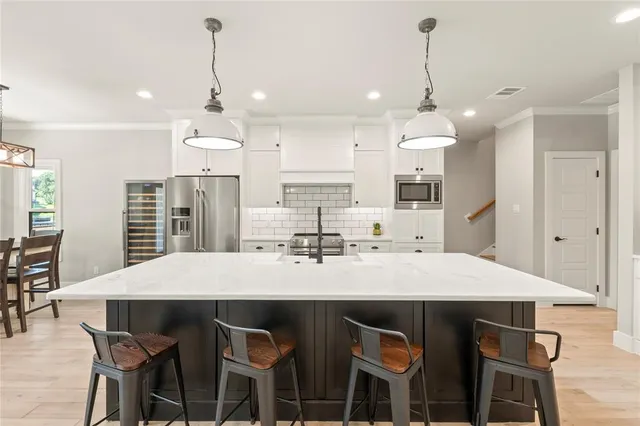 $1,395,000 | 65 Hillcrest Drive, Tool, TX 75143