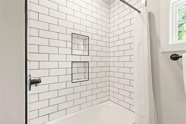 $1,395,000 | 65 Hillcrest Drive, Tool, TX 75143