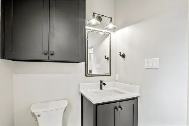 $1,395,000 | 65 Hillcrest Drive, Tool, TX 75143