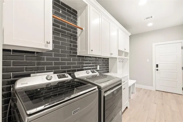 $1,395,000 | 65 Hillcrest Drive, Tool, TX 75143