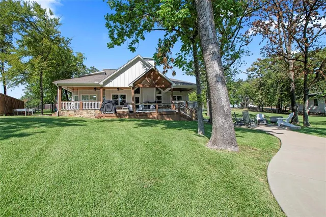 $1,395,000 | 65 Hillcrest Drive, Tool, TX 75143