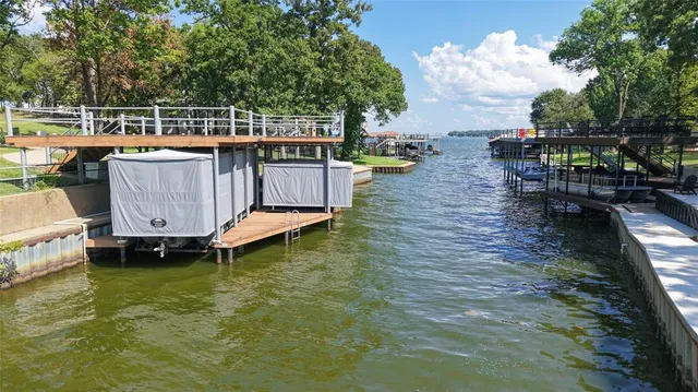 $1,395,000 | 65 Hillcrest Drive, Tool, TX 75143