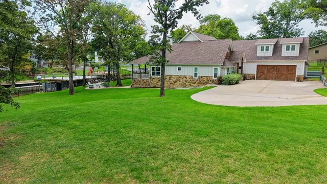 $1,395,000 | 65 Hillcrest Drive, Tool, TX 75143