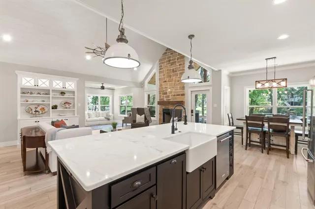 $1,395,000 | 65 Hillcrest Drive, Tool, TX 75143