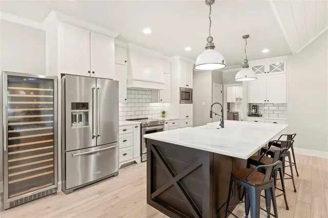 $1,395,000 | 65 Hillcrest Drive, Tool, TX 75143