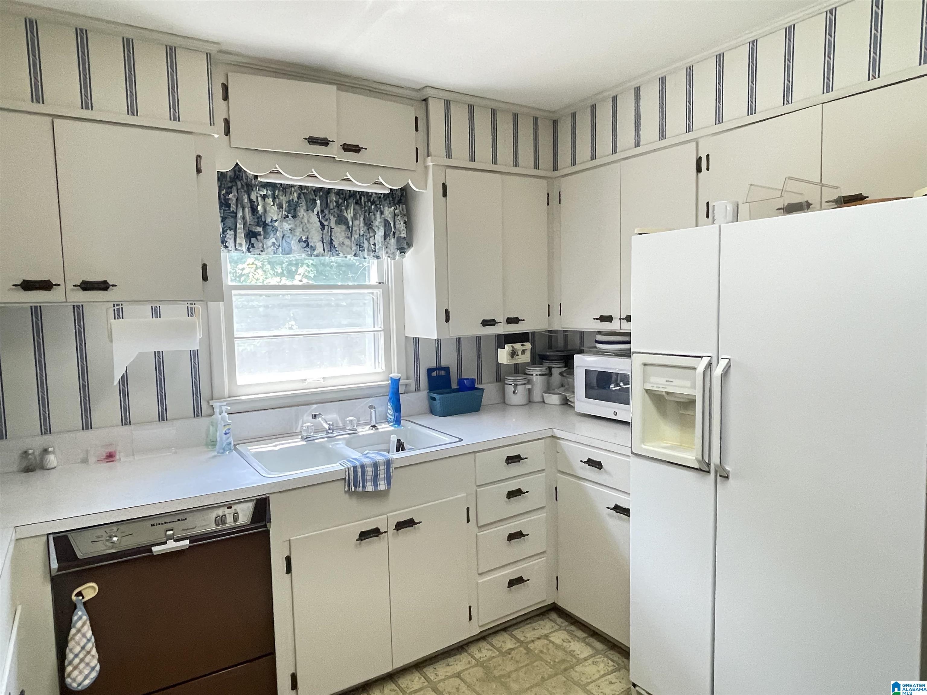 1205 Vine Street Anniston, AL 36207 - Photo 6 of 40
