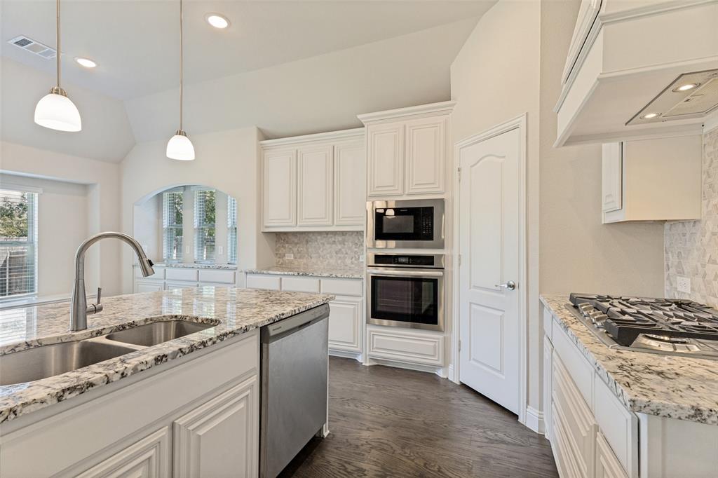 11428 Colonial Trace Road Fort Worth, TX 76244 - Photo 10 of 25 Gallery Image 10