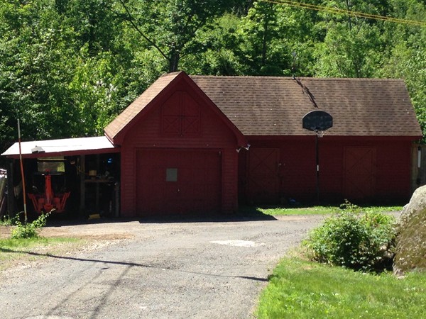 271 Blandford Road Russell, MA 01071 - Photo 4 of 30 Gallery Image 4