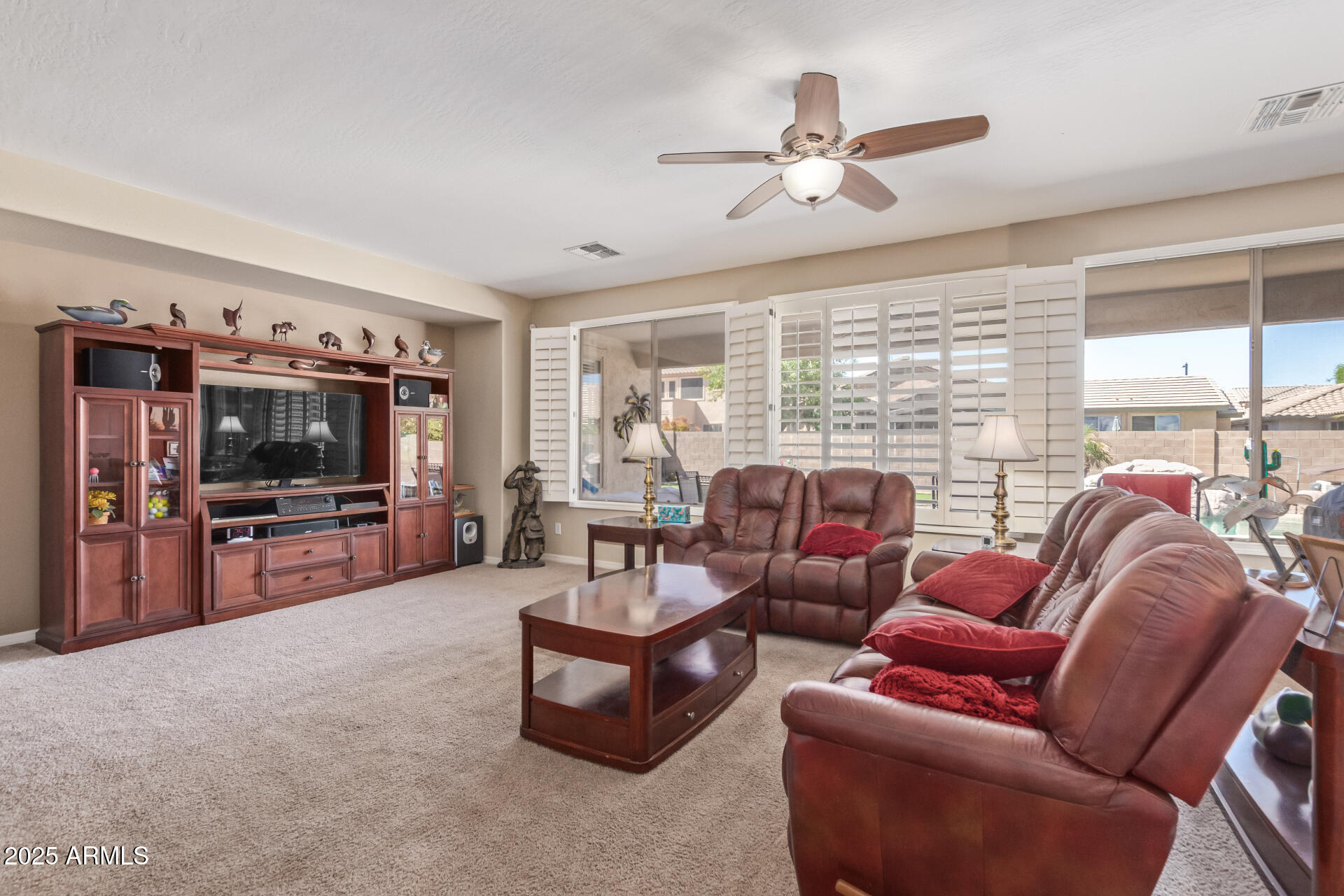 15288 West Redfield Road Surprise, AZ 85379 - Photo 6 of 37 08-Redfield