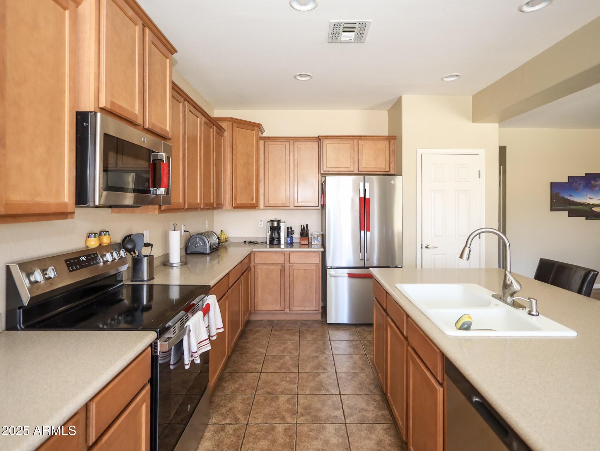 15288 West Redfield Road Surprise, AZ 85379 - Photo 8 of 37 0W0A1660