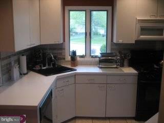 913 Fraser Road Glenside, PA 19038 - Photo 4 of 6 Gallery Image 4