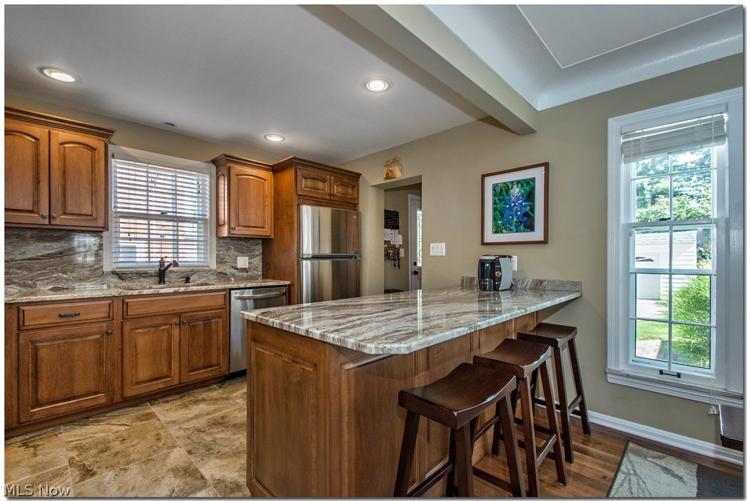 17607 Fernway Road Cleveland, OH 44120 - Photo 7 of 35 Gallery Image 7