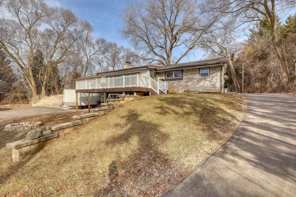 $2,199,900 | N67-w34613 County Trunk Hwy K, Oconomowoc, WI 53066