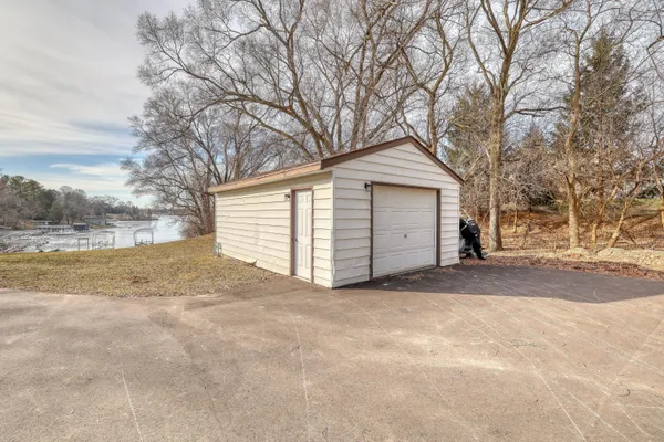 $2,199,900 | N67-w34613 County Trunk Hwy K, Oconomowoc, WI 53066