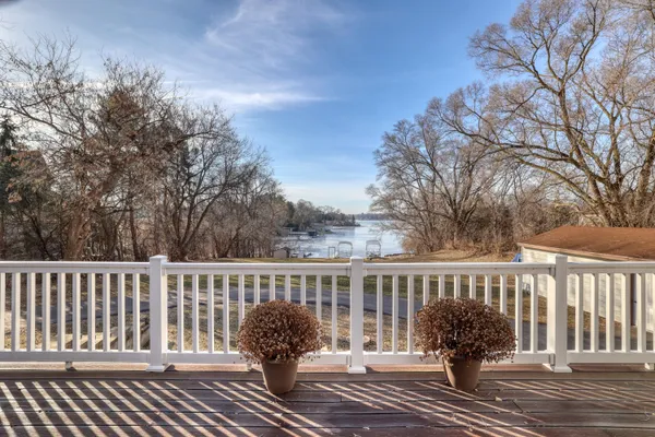 $2,199,900 | N67-w34613 County Trunk Hwy K, Oconomowoc, WI 53066