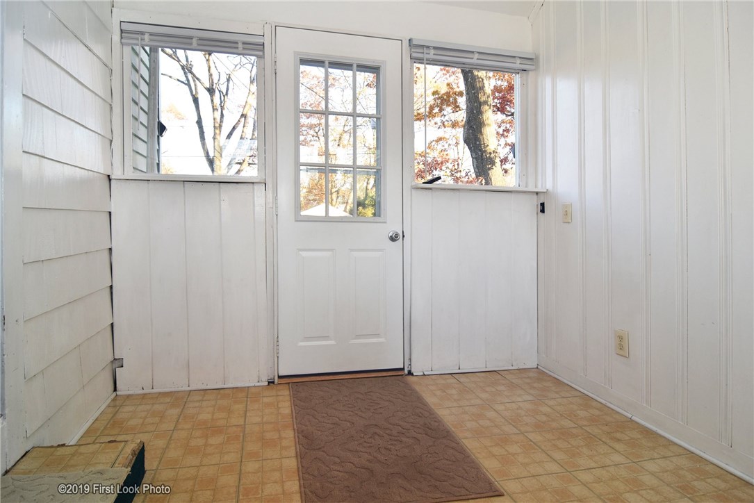 91 Airway Road Warwick, RI 02886 - Photo 17 of 24 Gallery Image 17