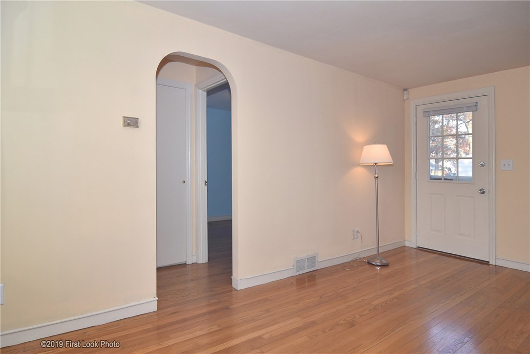 91 Airway Road Warwick, RI 02886 - Photo 7 of 24 Gallery Image 7