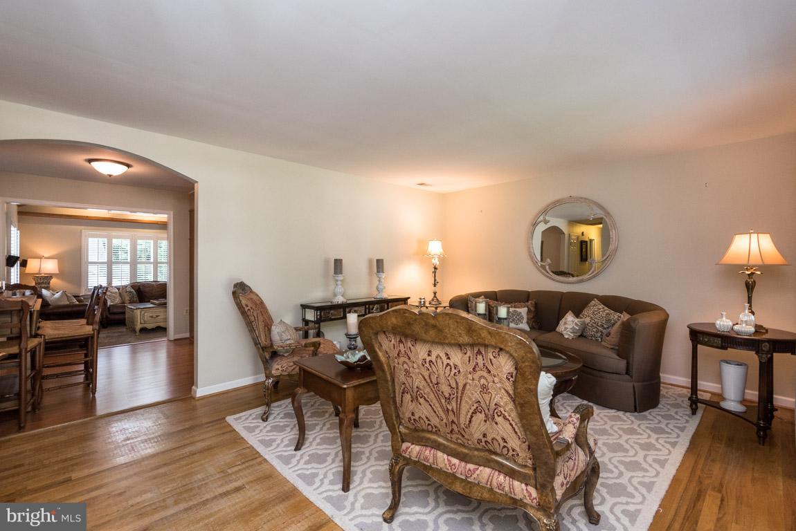 3085 Riva Road Riva, MD 21140 - Photo 2 of 22 Living Room