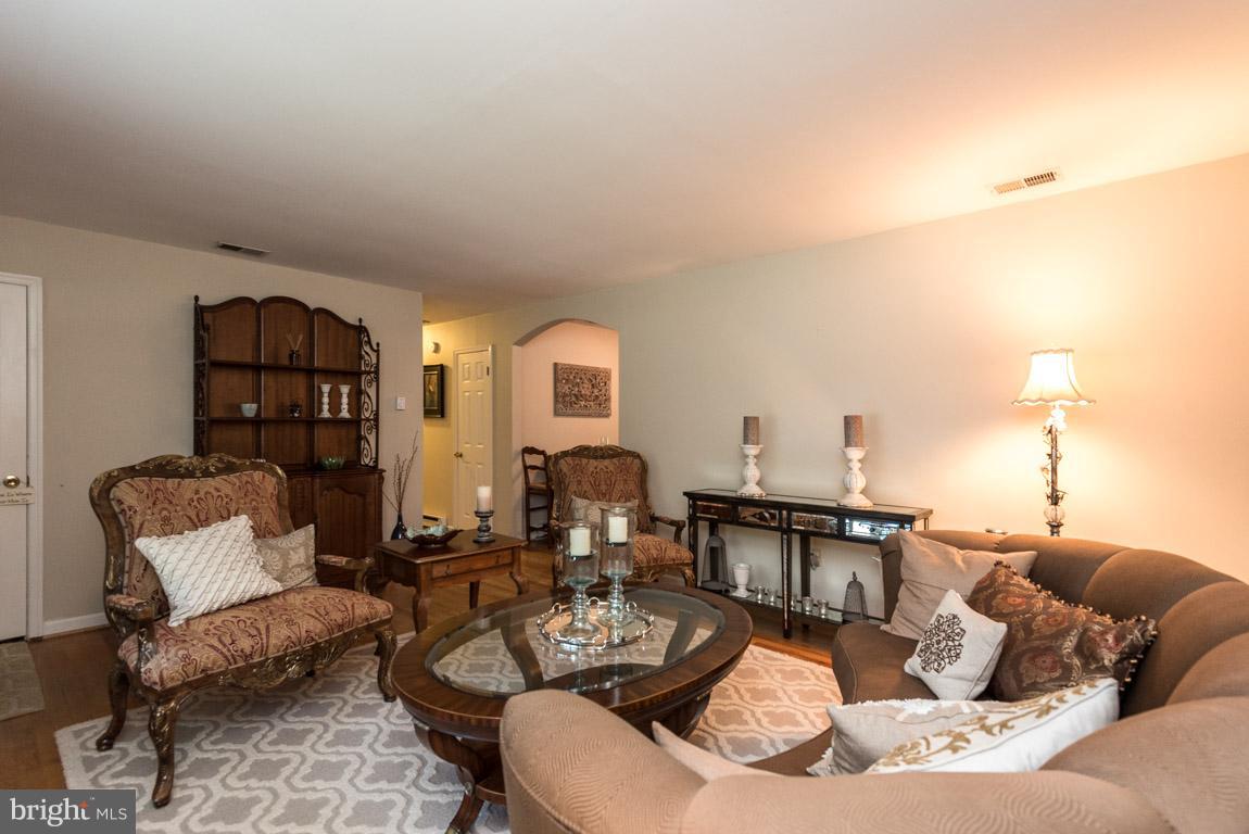3085 Riva Road Riva, MD 21140 - Photo 4 of 22 Living Room