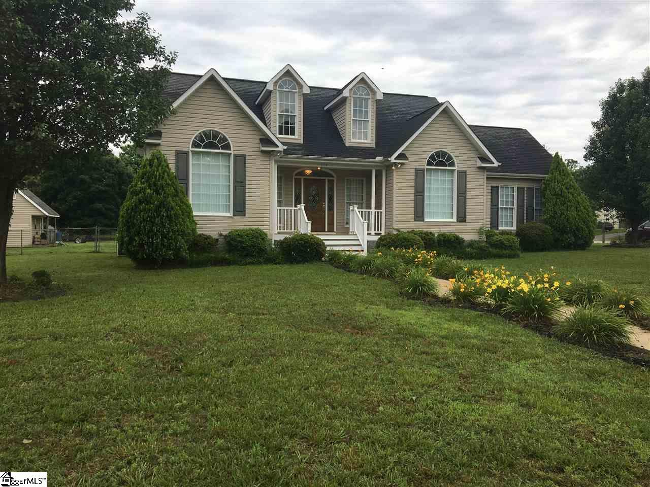 219 Green Ridge Drive Moore, SC 29369 - Photo 2 of 28 Gallery Image 2
