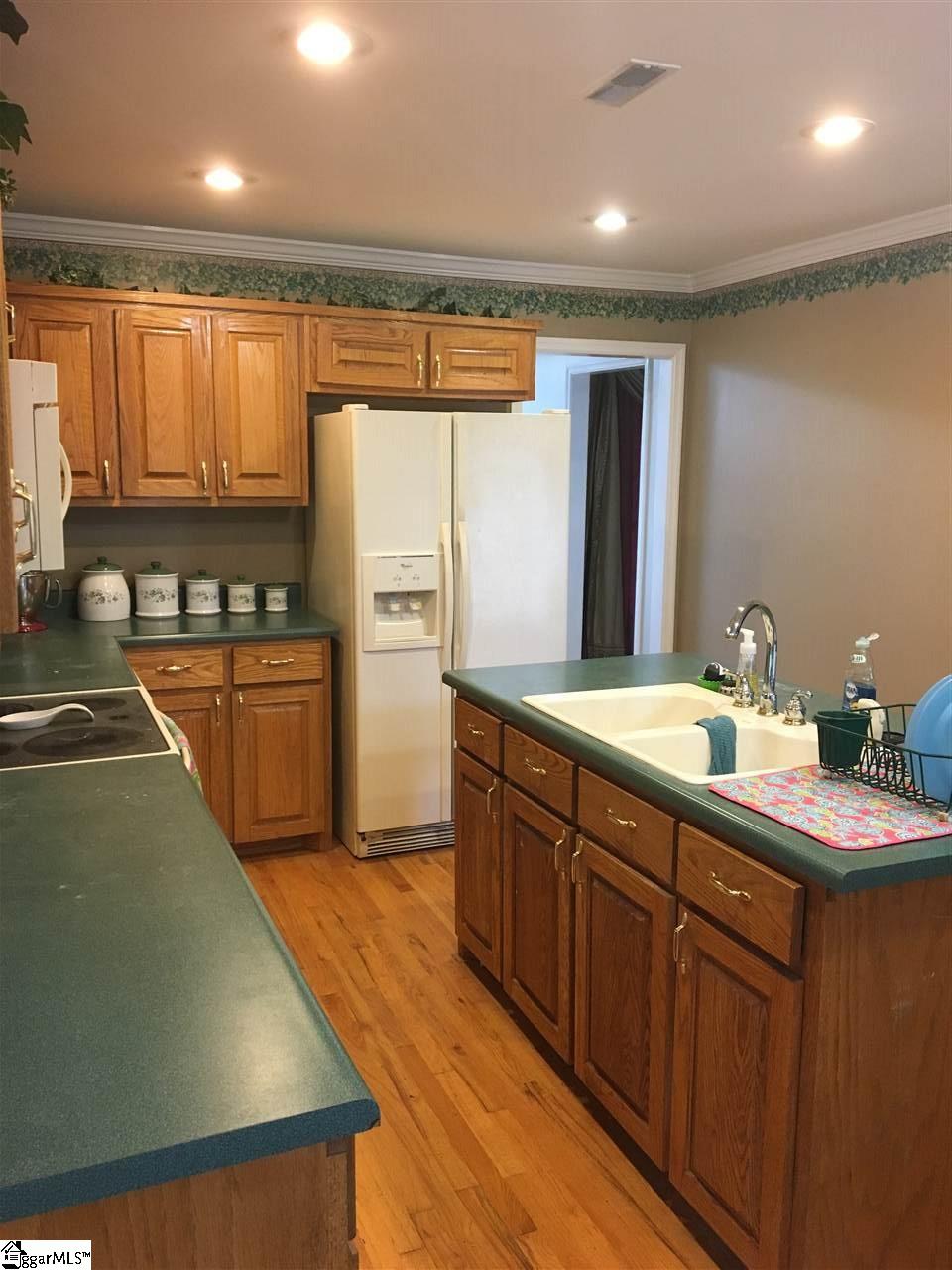 219 Green Ridge Drive Moore, SC 29369 - Photo 12 of 28 Gallery Image 12