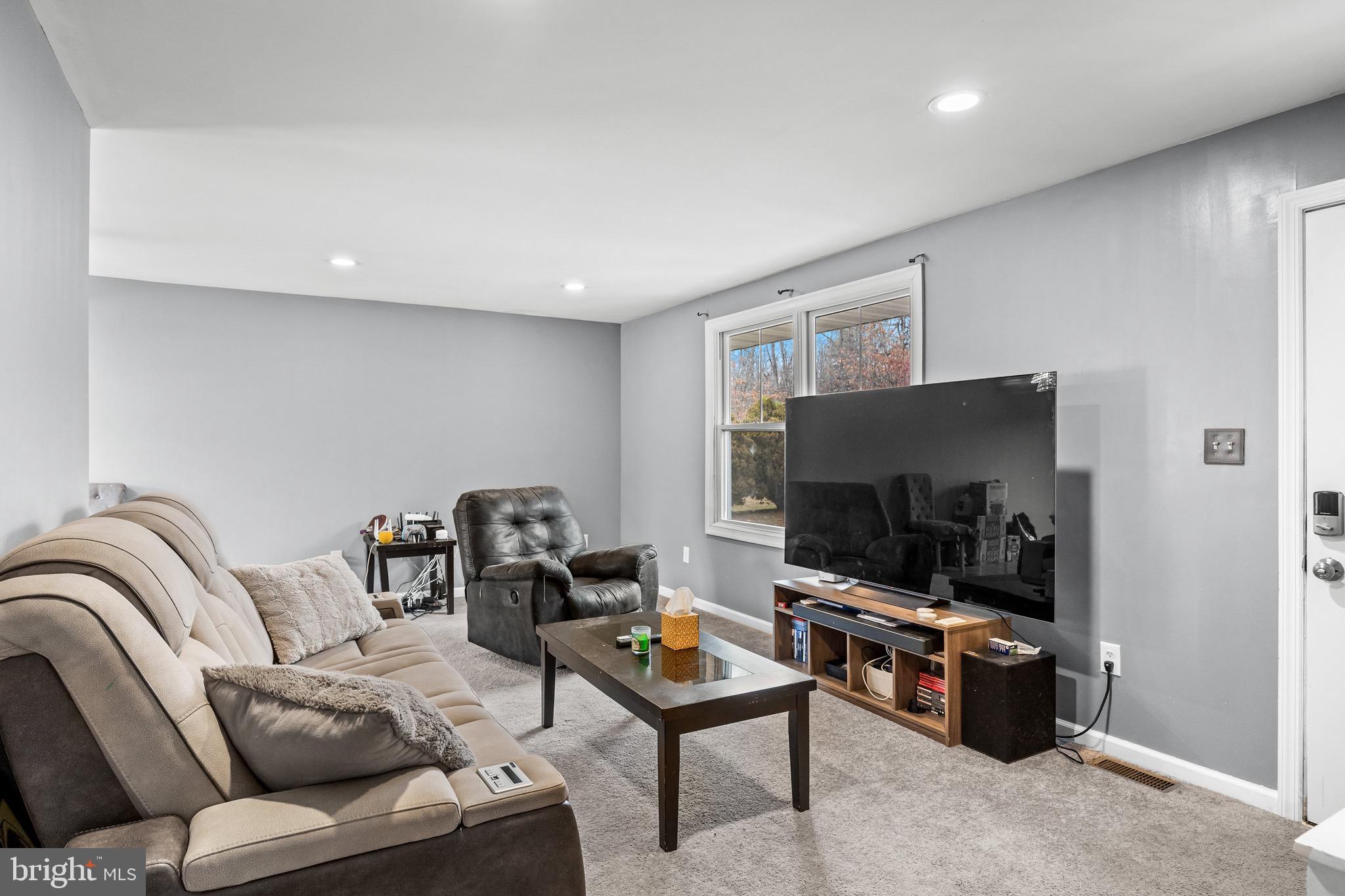 519 Grant Avenue Waterford Works, NJ 08089 - Photo 5 of 25