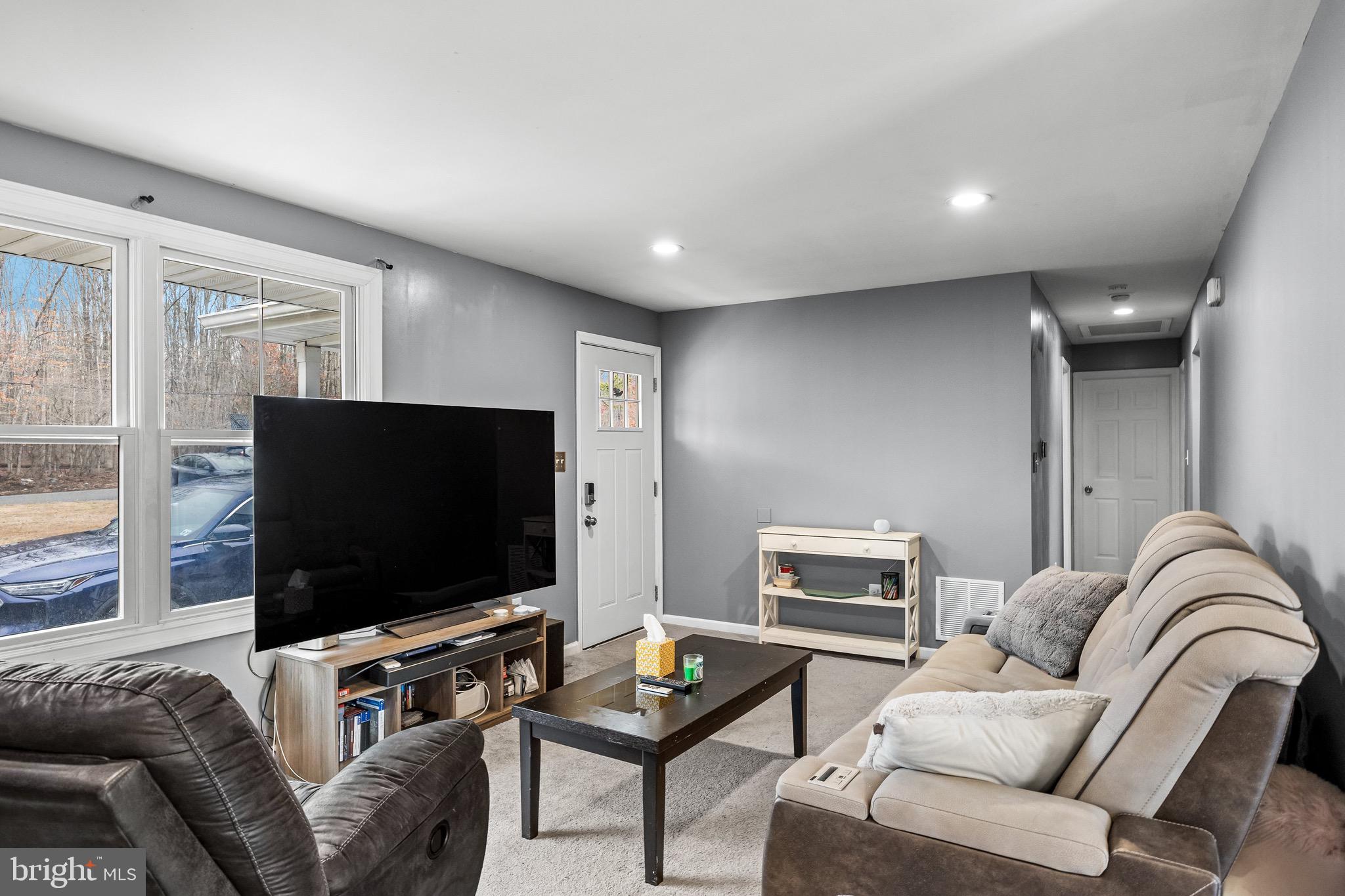 519 Grant Avenue Waterford Works, NJ 08089 - Photo 6 of 25