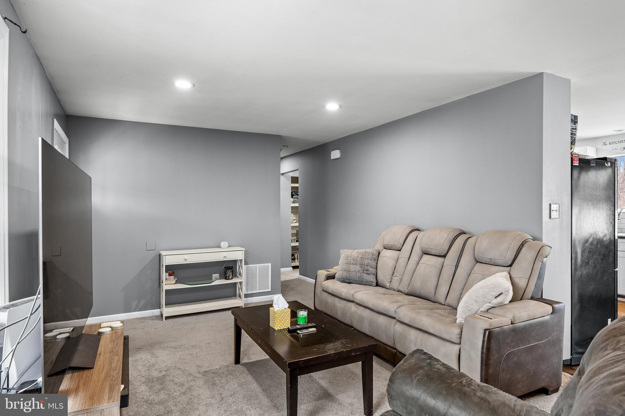 519 Grant Avenue Waterford Works, NJ 08089 - Photo 7 of 25