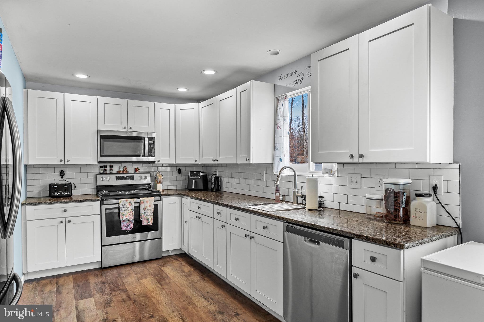 519 Grant Avenue Waterford Works, NJ 08089 - Photo 9 of 25