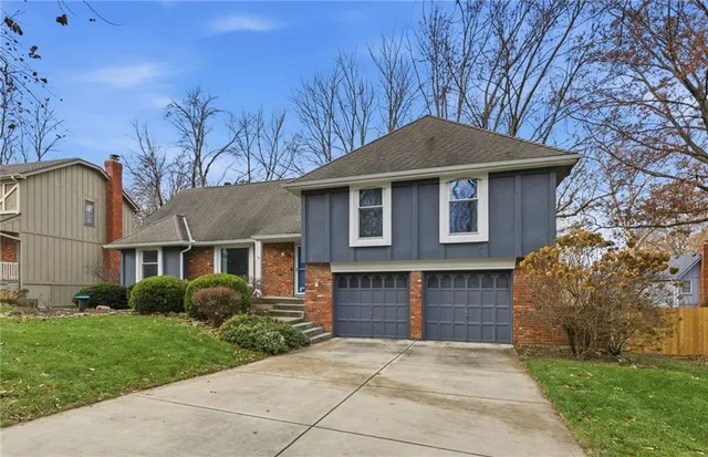 $445,000 | 11212 Grandview Drive, Overland Park, KS 66210