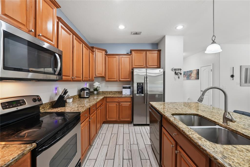 12326 Jillian Circle Hudson, FL 34669 - Photo 6 of 29