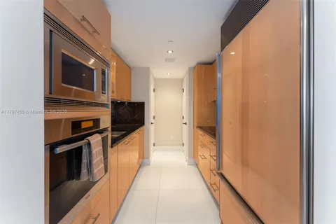 $1,225,000 | 6801 Collins Avenue, Unit PH10, Miami Beach, FL 33141