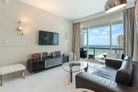 $1,225,000 | 6801 Collins Avenue, Unit PH10, Miami Beach, FL 33141