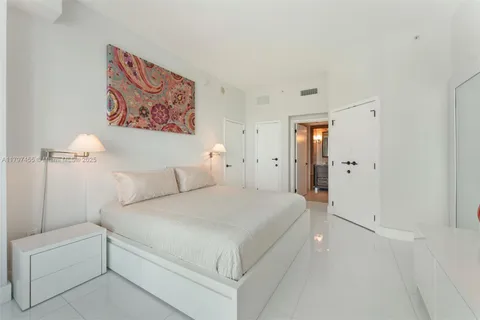 $1,225,000 | 6801 Collins Avenue, Unit PH10, Miami Beach, FL 33141