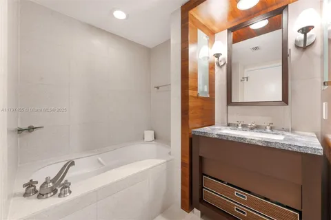 $1,225,000 | 6801 Collins Avenue, Unit PH10, Miami Beach, FL 33141