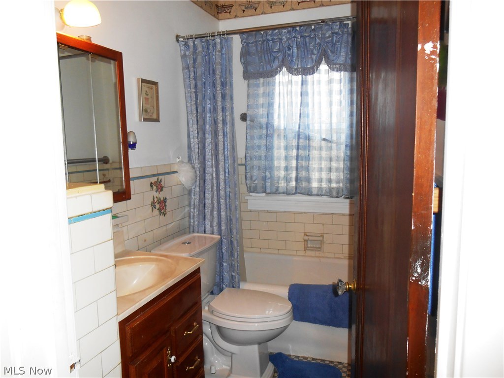 3582 Avalon Road Cleveland, OH 44120 - Photo 3 of 6