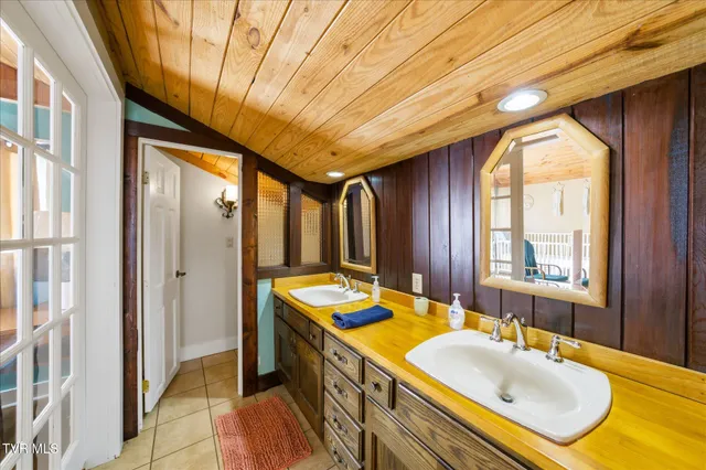 $679,900 | 951 Carson Springs Road, Newport, TN 37821