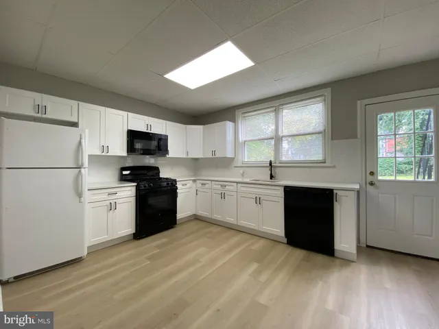 $1,875 | 23 North Wycombe Avenue, Lansdowne, PA 19050