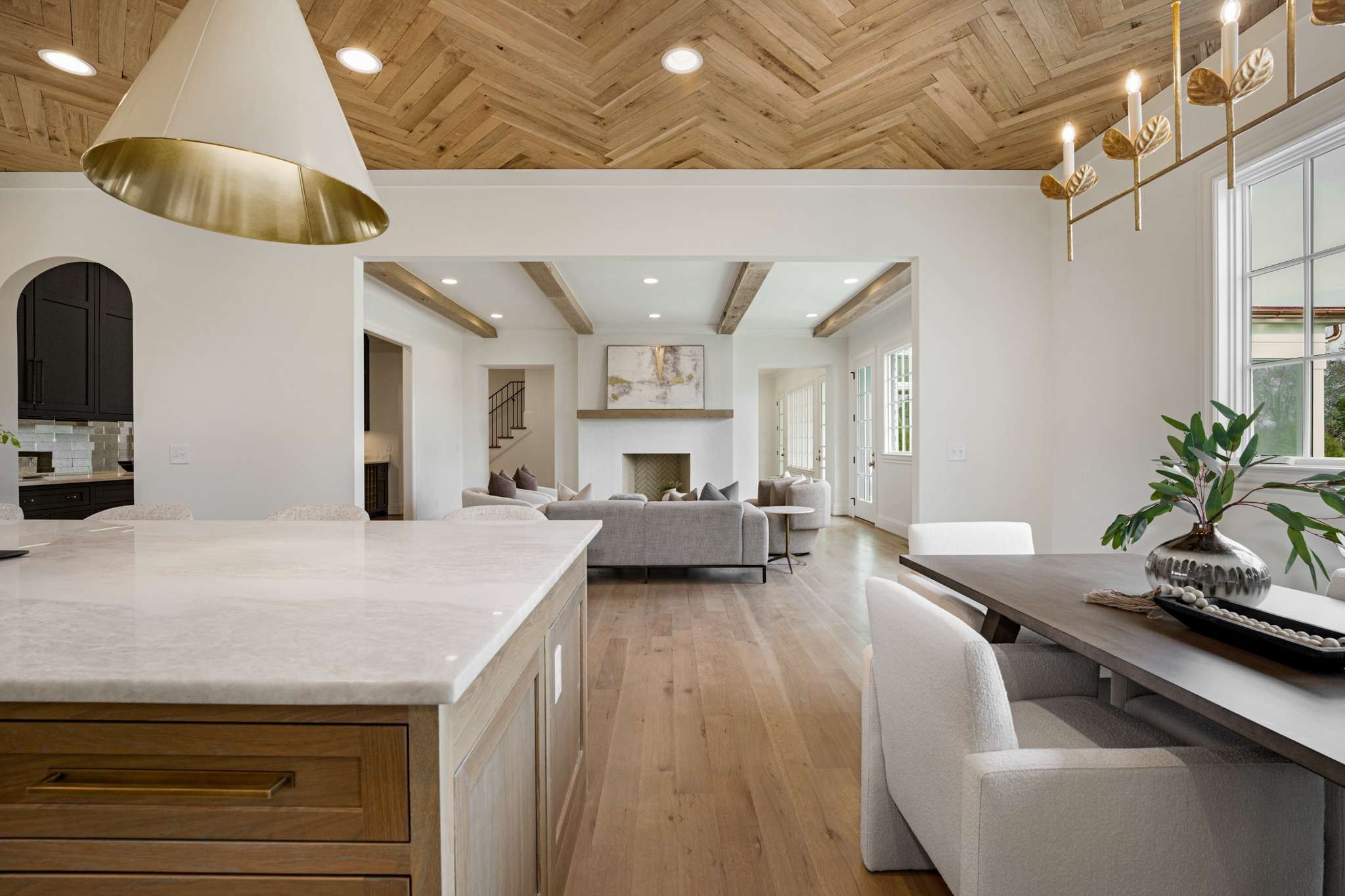 1995 Old Hillsboro Road Franklin, TN 37064 - Photo 28 of 70 a living room with furniture and a chandelier