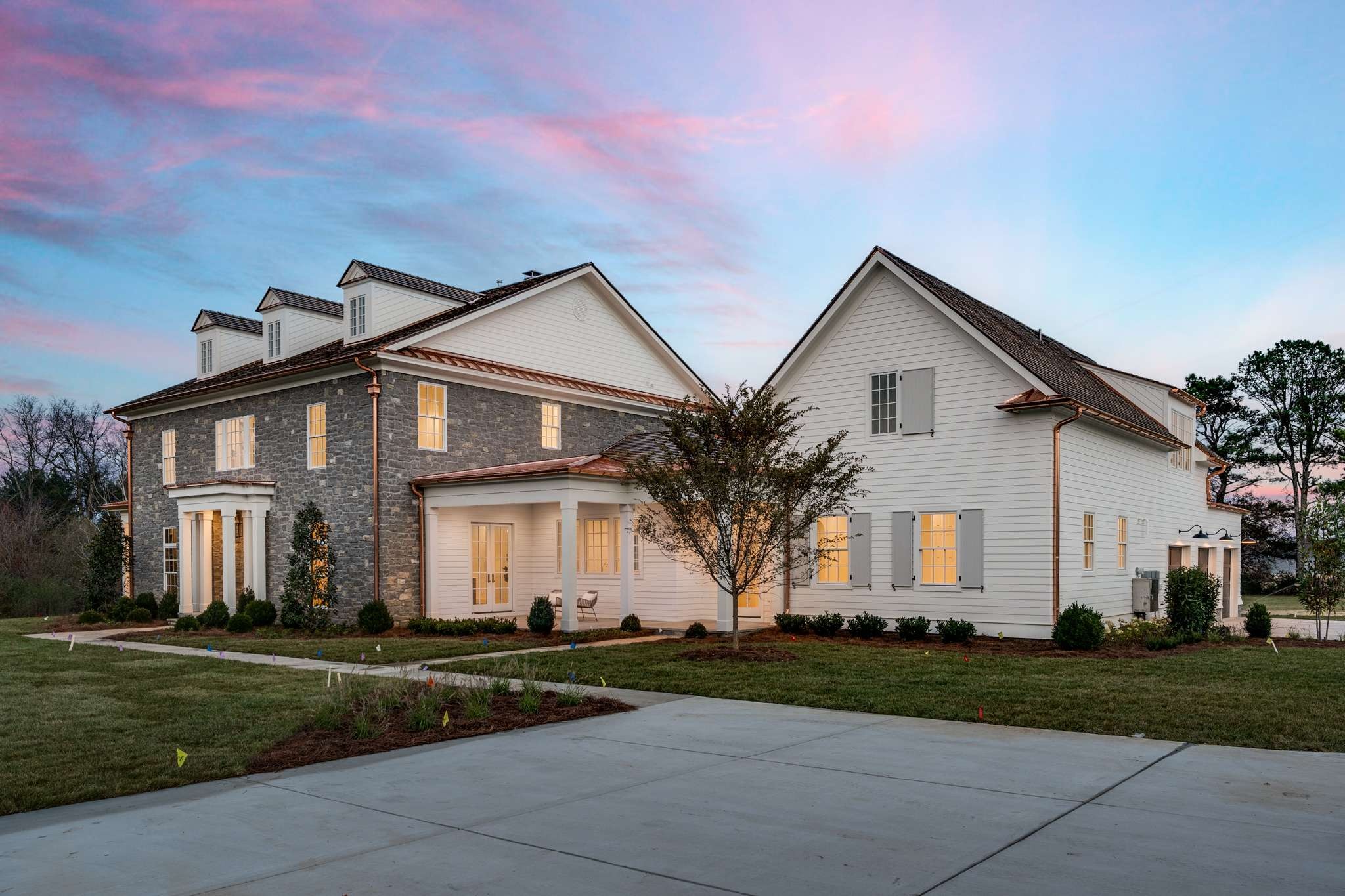 1995 Old Hillsboro Road Franklin, TN 37064 - Photo 58 of 70 a front view of a house with a yard