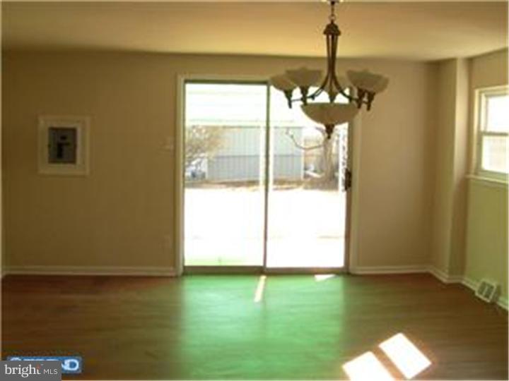 2807 Chase Road Philadelphia, PA 19152 - Photo 2 of 10 Gallery Image 2