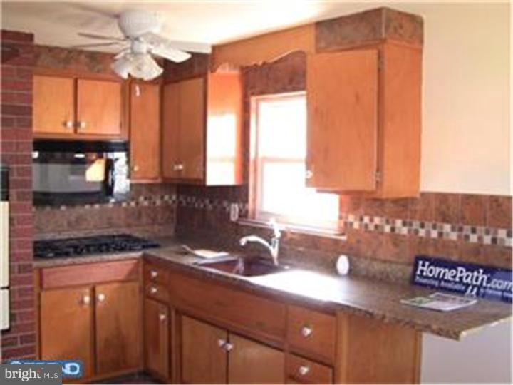 2807 Chase Road Philadelphia, PA 19152 - Photo 4 of 10 Gallery Image 4